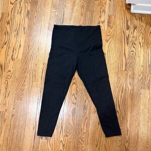 Andrew Marc Black Capri Leggings
